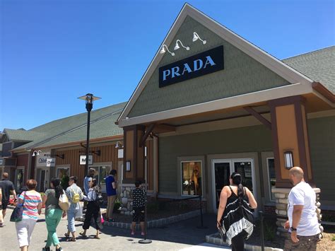 asciugamano prada|Prada Livermore.